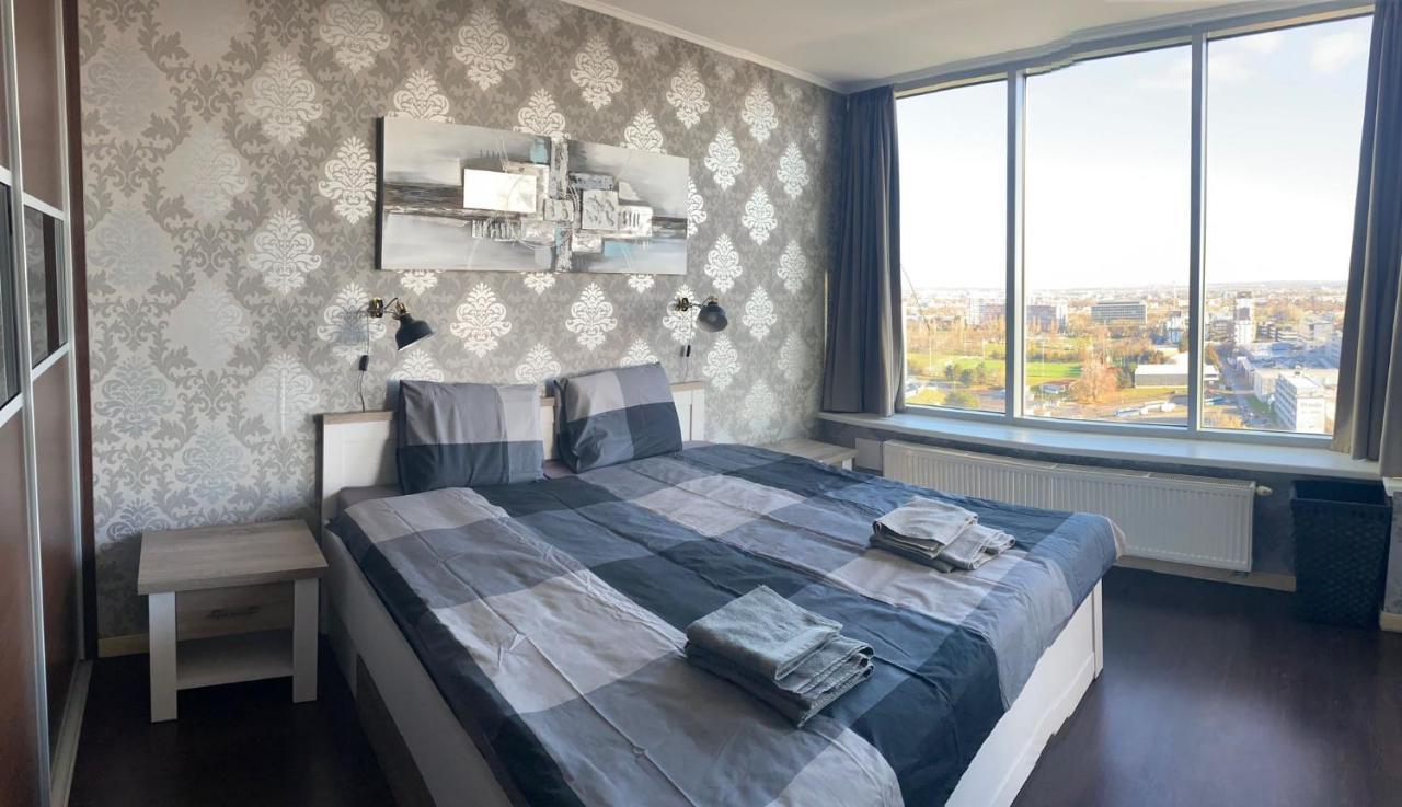 Ferienwohnung Fantastic View From The 20Th Floor Pressburg Exterior foto
