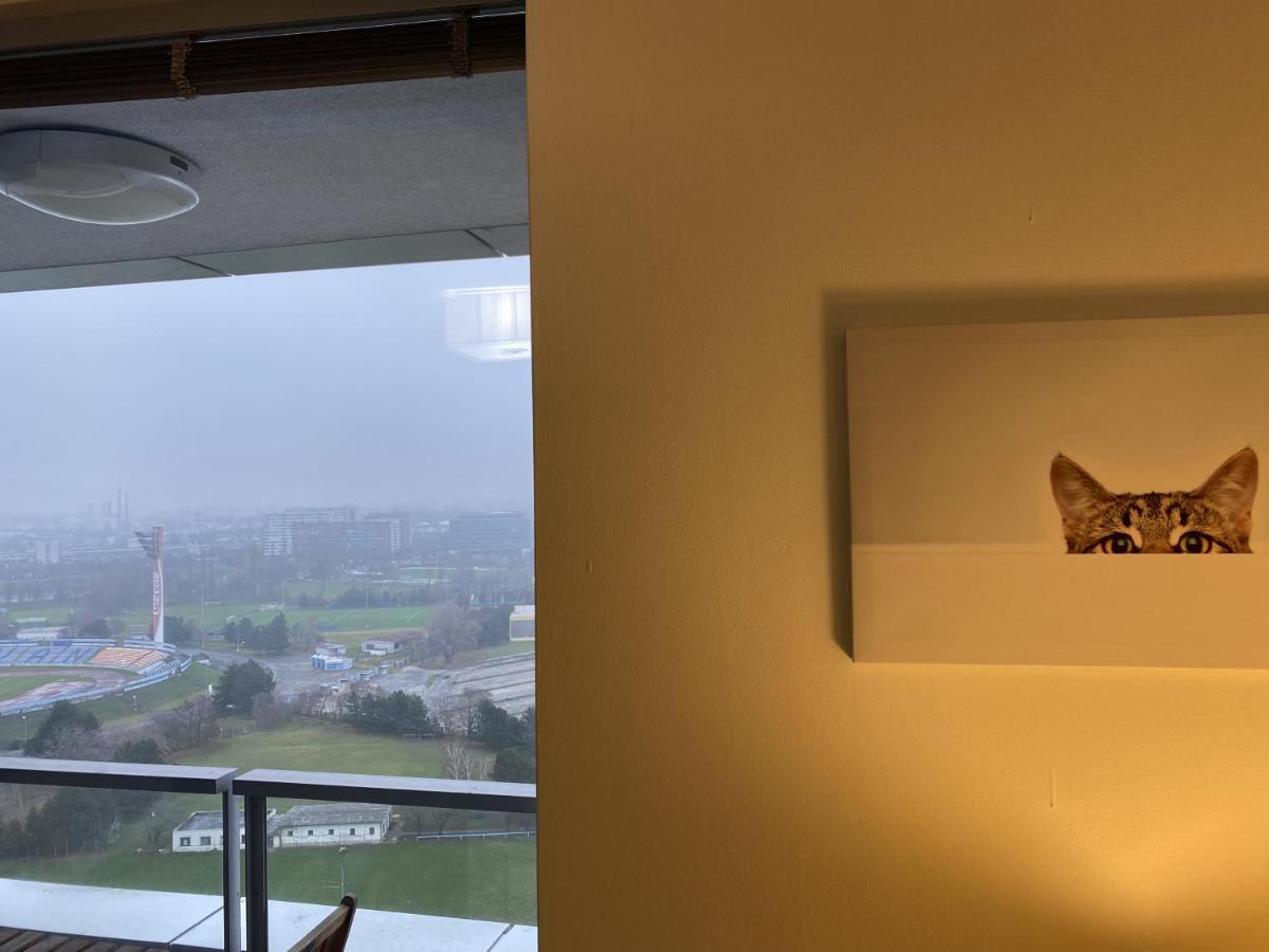Ferienwohnung Fantastic View From The 20Th Floor Pressburg Exterior foto