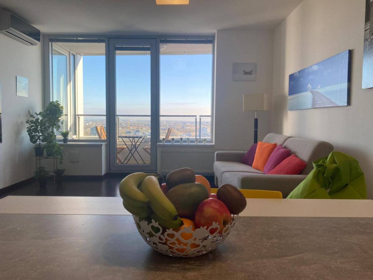 Ferienwohnung Fantastic View From The 20Th Floor Pressburg Exterior foto