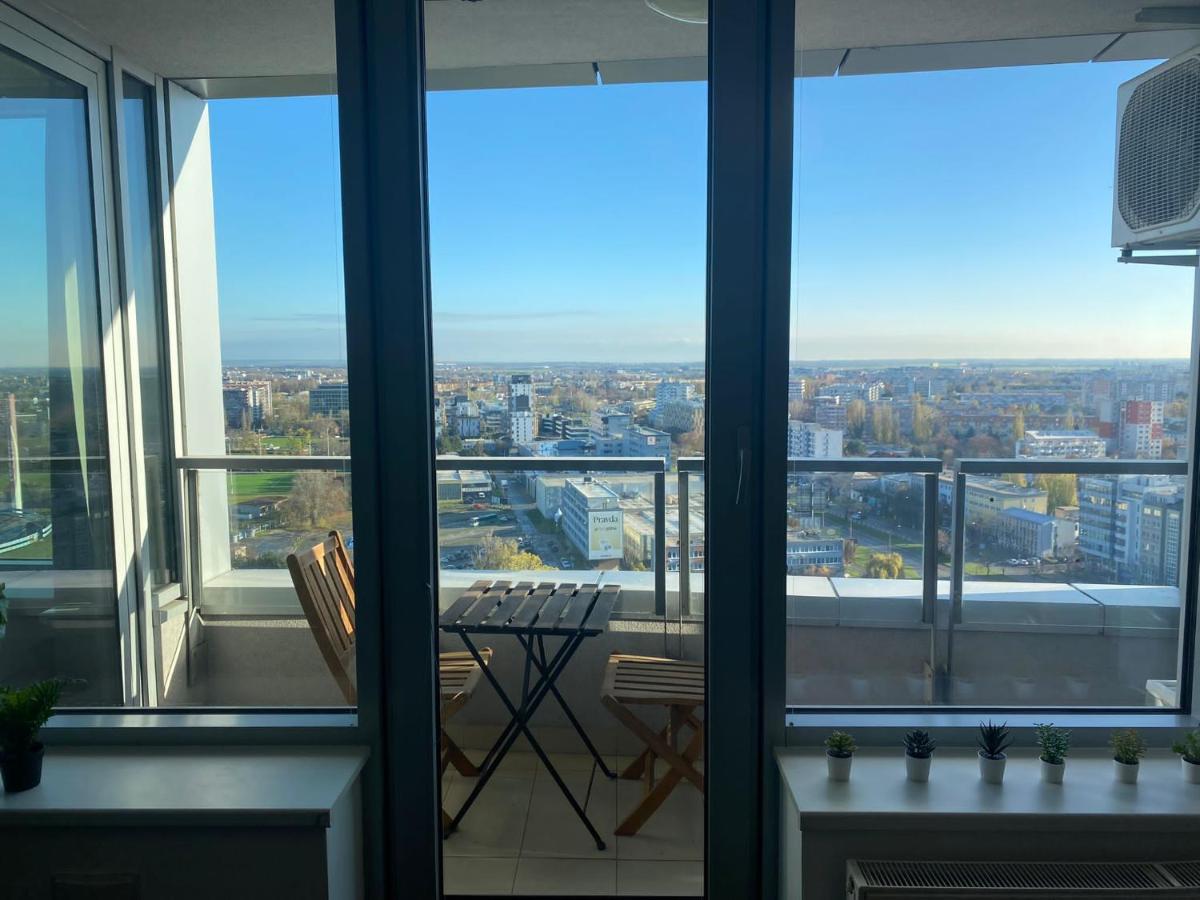 Ferienwohnung Fantastic View From The 20Th Floor Pressburg Exterior foto